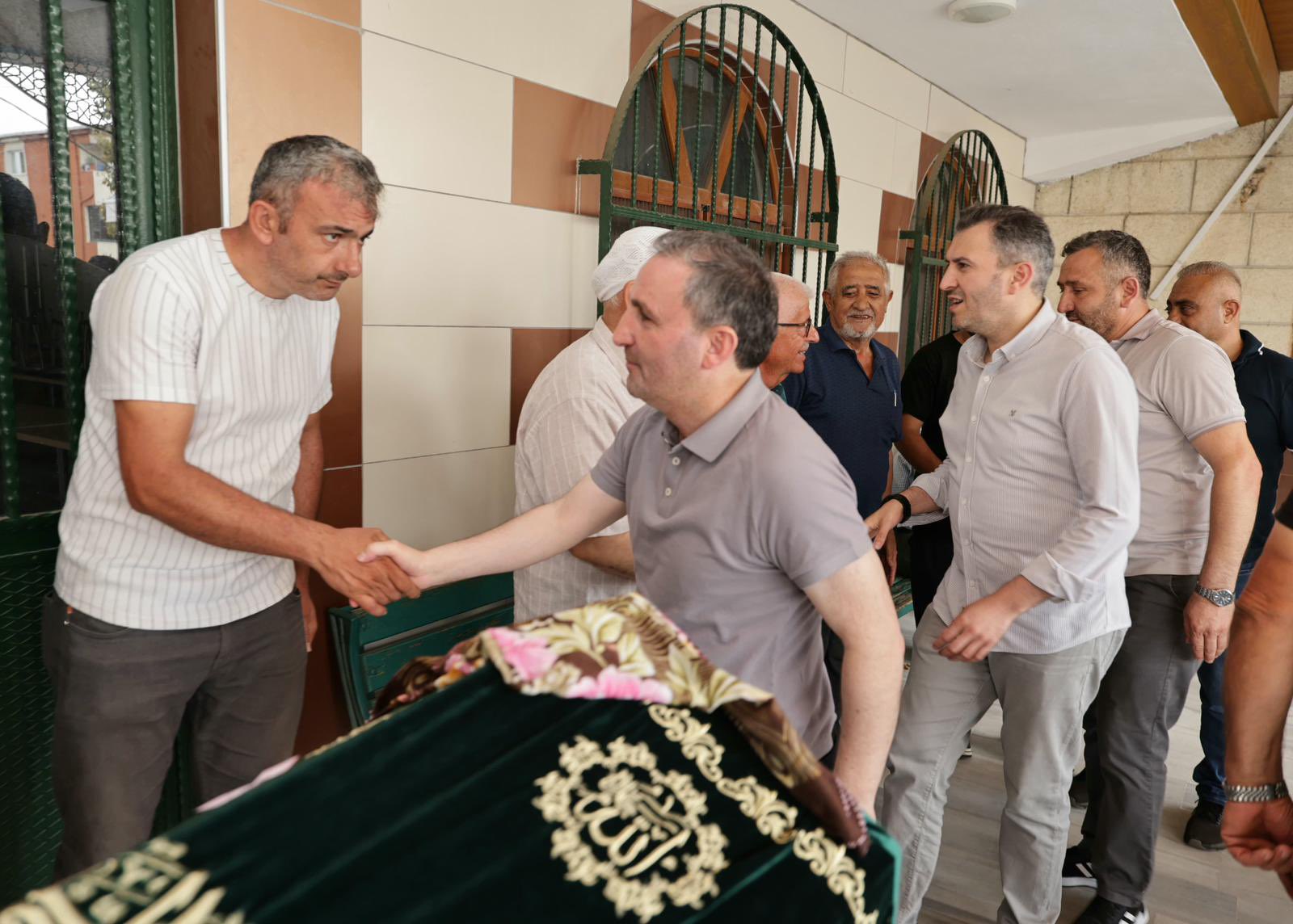 Merhumeye Allah’tan rahmet, ailesine başsağlığı diliyoruz.i