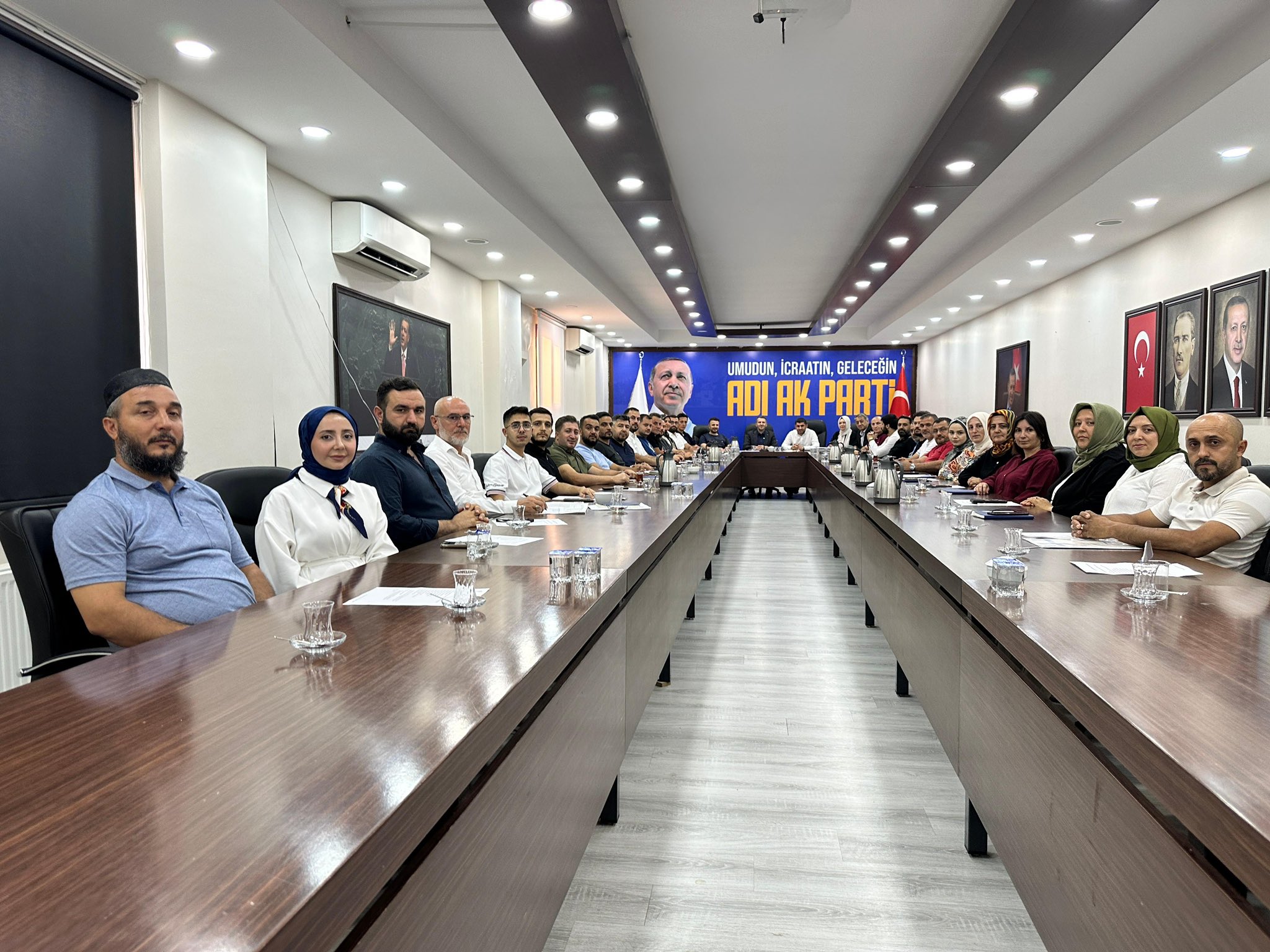 Kıymetli vekilimize toplantımıza teşriflerinden dolayı teşekkür ederiz.